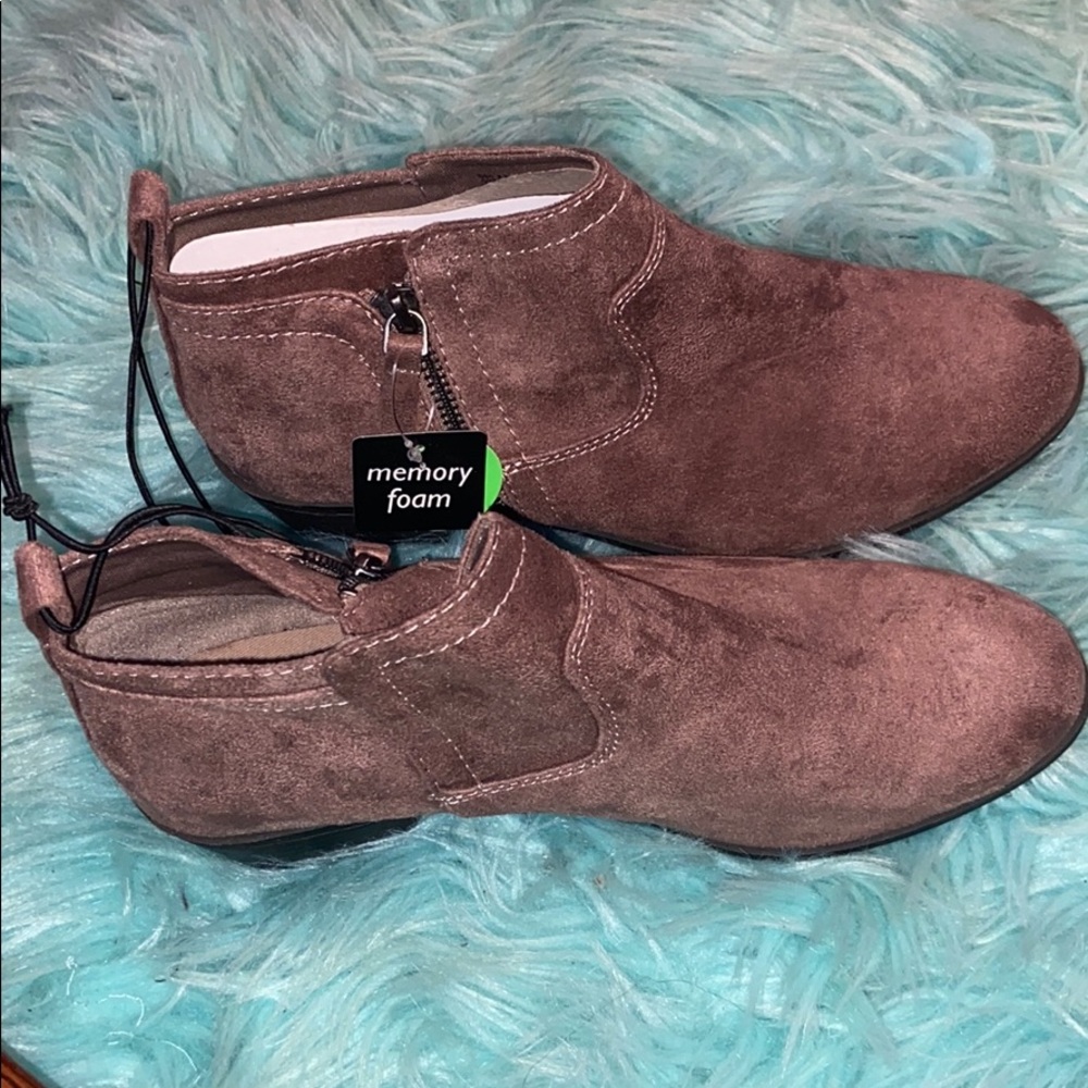 Brown short boot